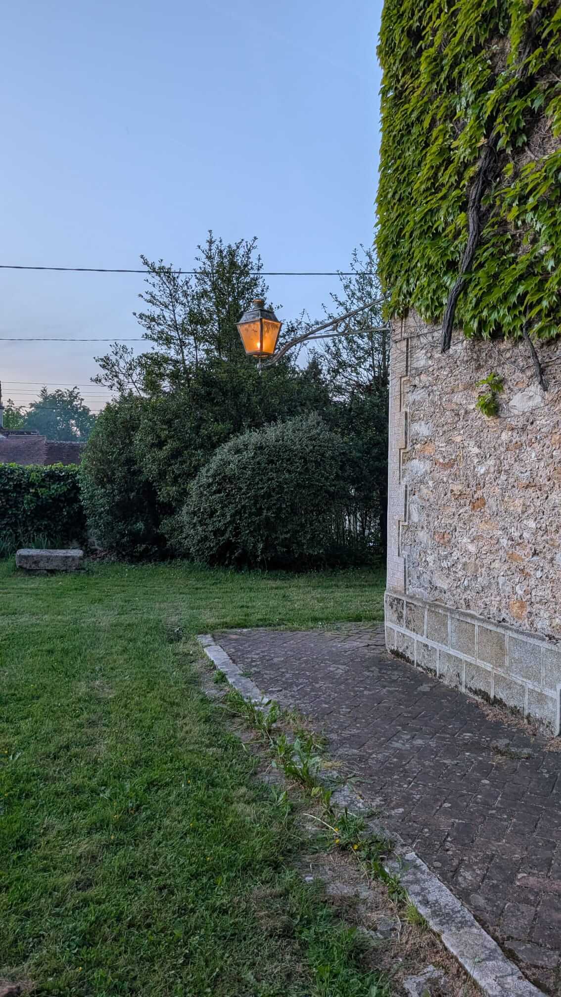 Luminaire d'entrée remis en service