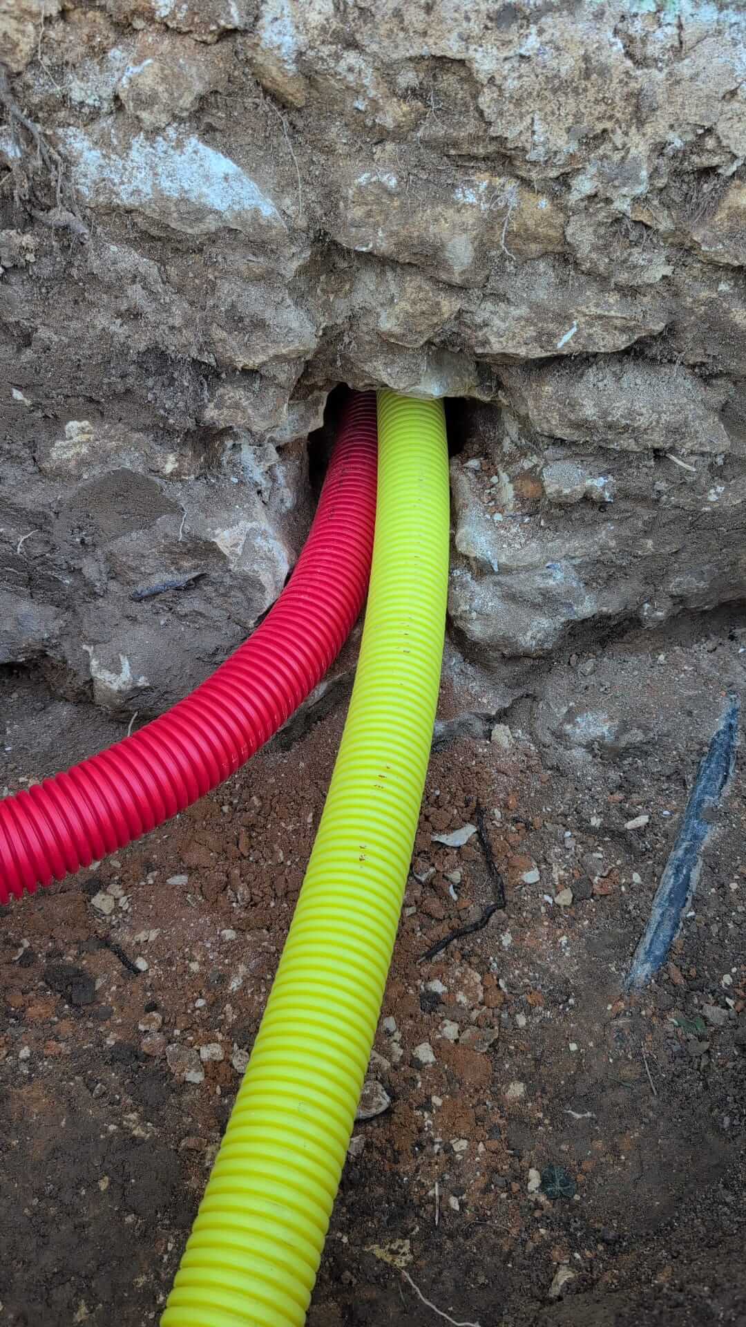 Trou dans le mur pour passage des gaines
